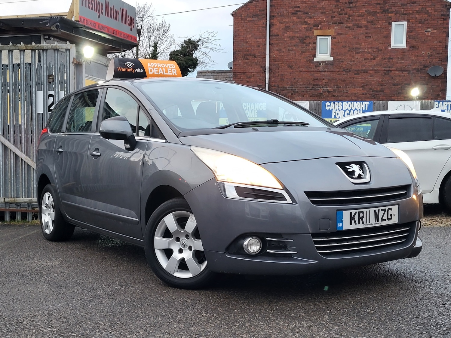 Used Peugeot 5008 2011 for sale - 77234681: Photo 13