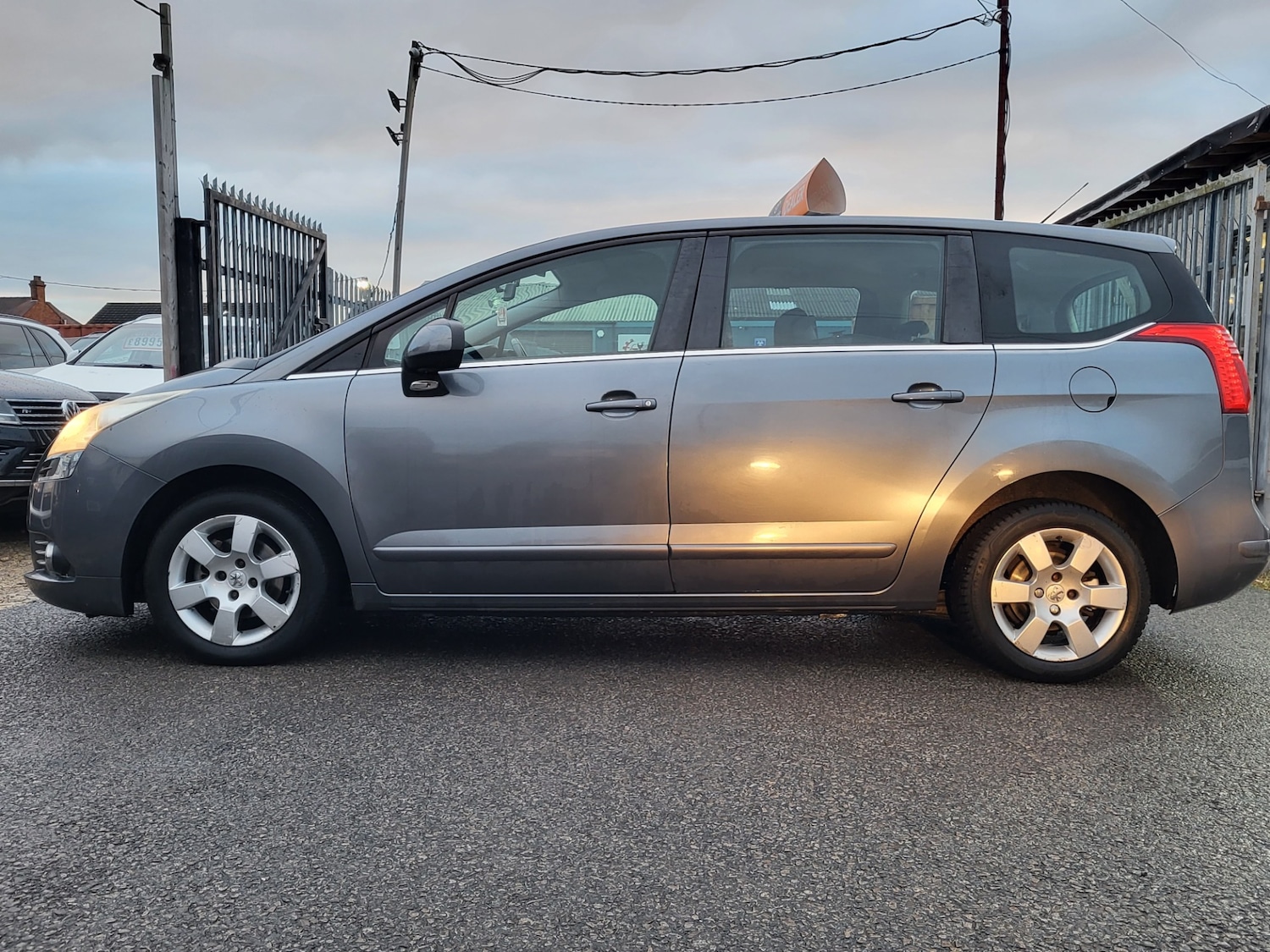 Used Peugeot 5008 2011 for sale - 77234681: Photo 17