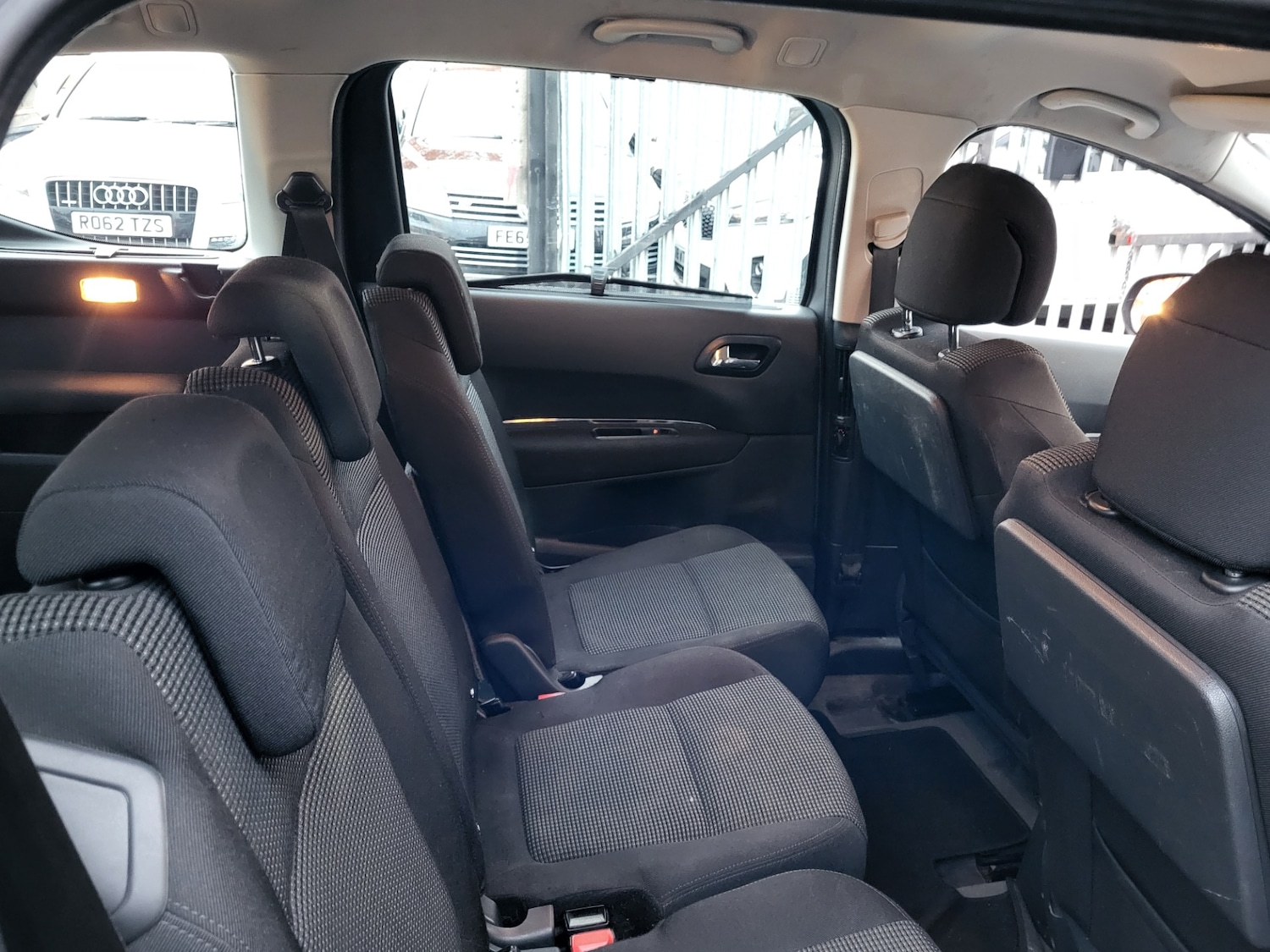 Used Peugeot 5008 2011 for sale - 77234681: Photo 18