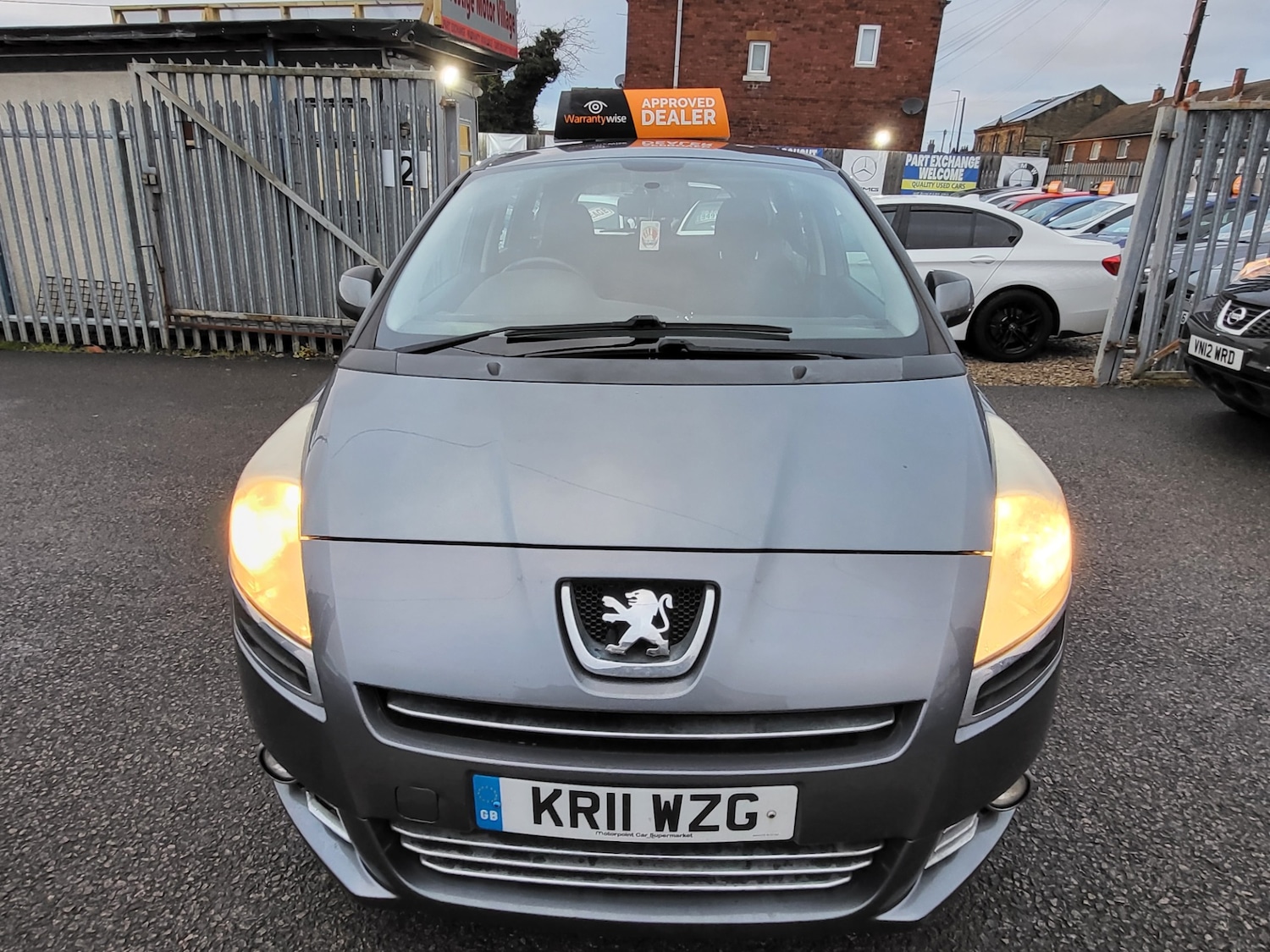 Used Peugeot 5008 2011 for sale - 77234681: Photo 2