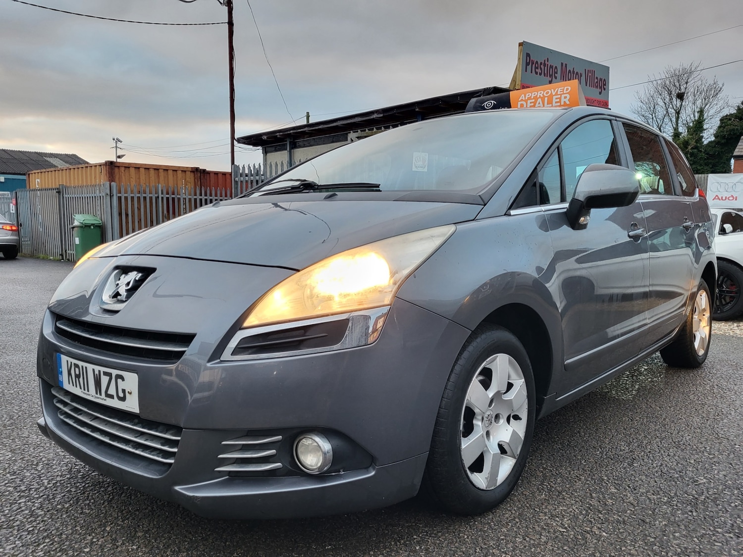 Used Peugeot 5008 2011 for sale - 77234681: Photo 25