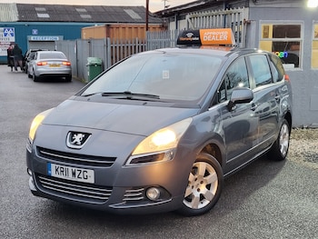 Used Peugeot 5008 2011 for sale - 77234681: Photo