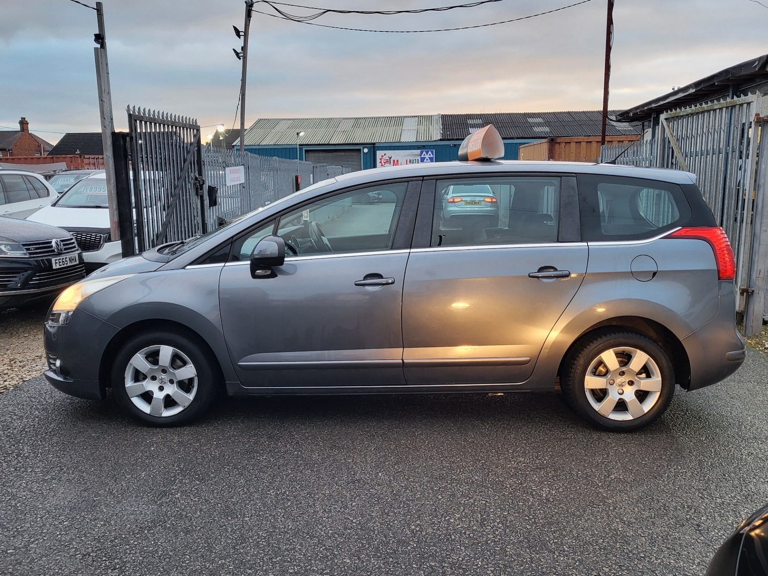 Used Peugeot 5008 2011 for sale - 77234681: Photo 5
