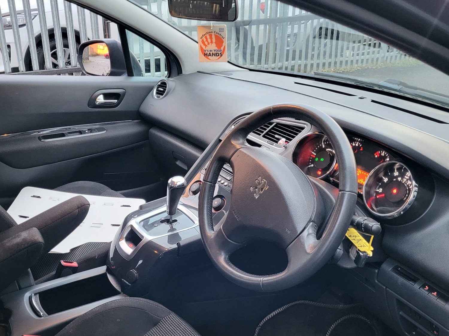 Used Peugeot 5008 2011 for sale - 77234681: Photo 6