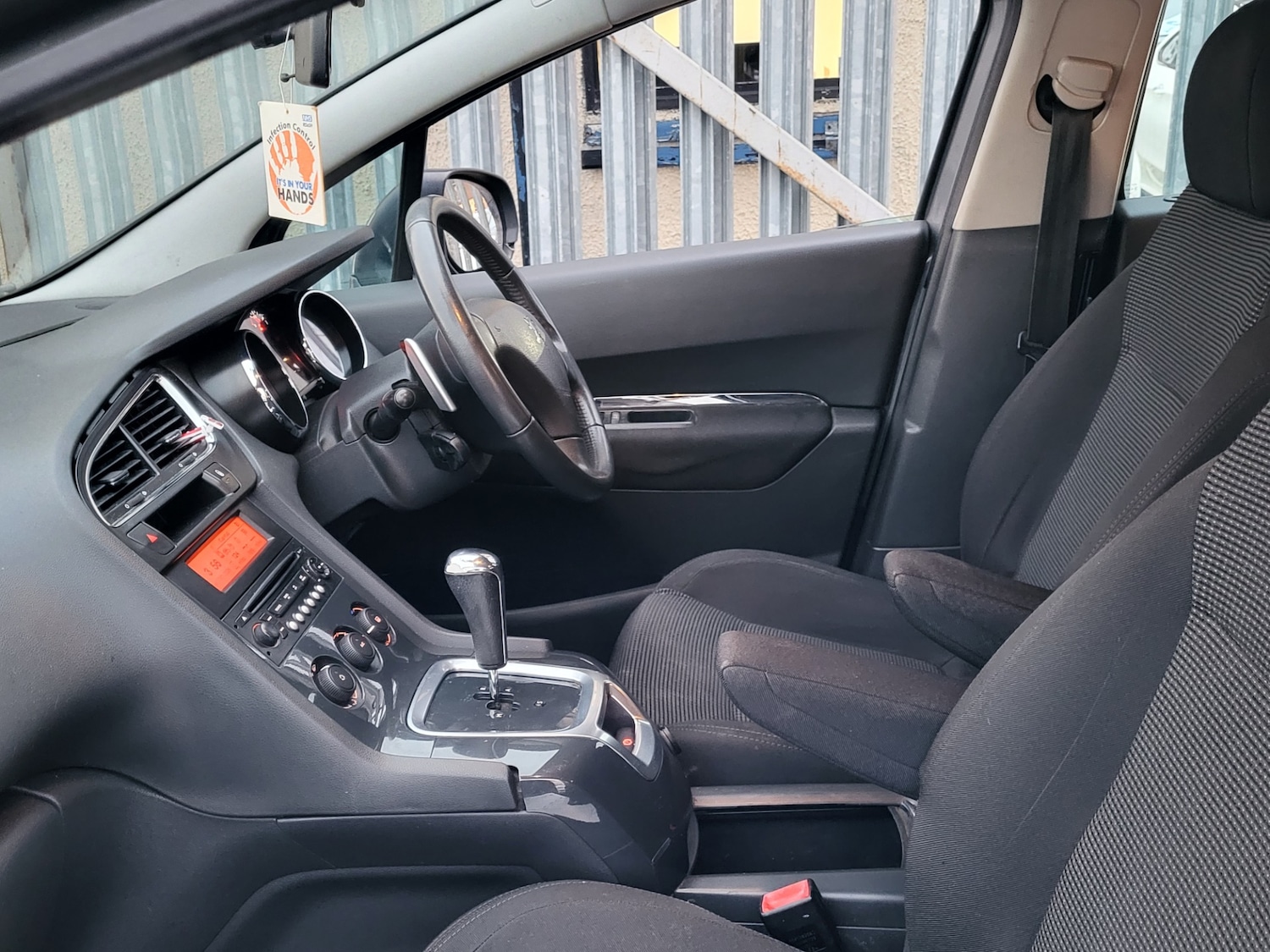 Used Peugeot 5008 2011 for sale - 77234681: Photo 8