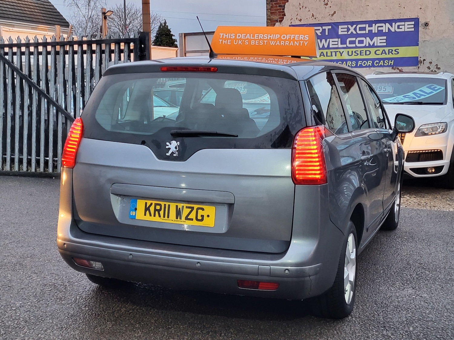 Used Peugeot 5008 2011 for sale - 77234681: Photo 9