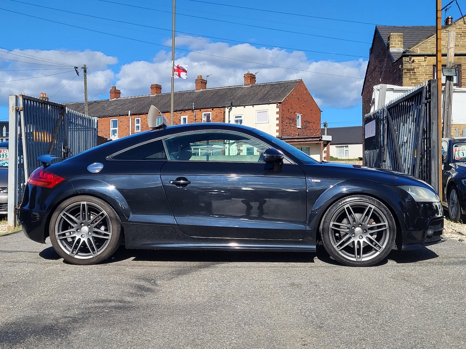 Used Audi TT 2011 for sale - 76960998: Photo 16