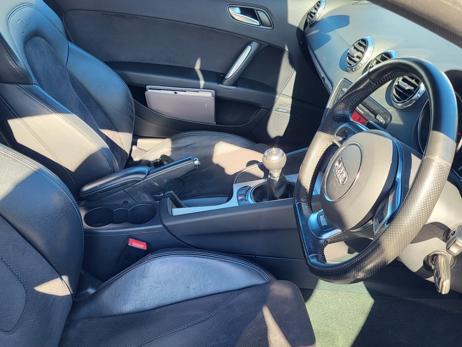 Used Audi TT 2011 for sale - 76960998: Photo 18