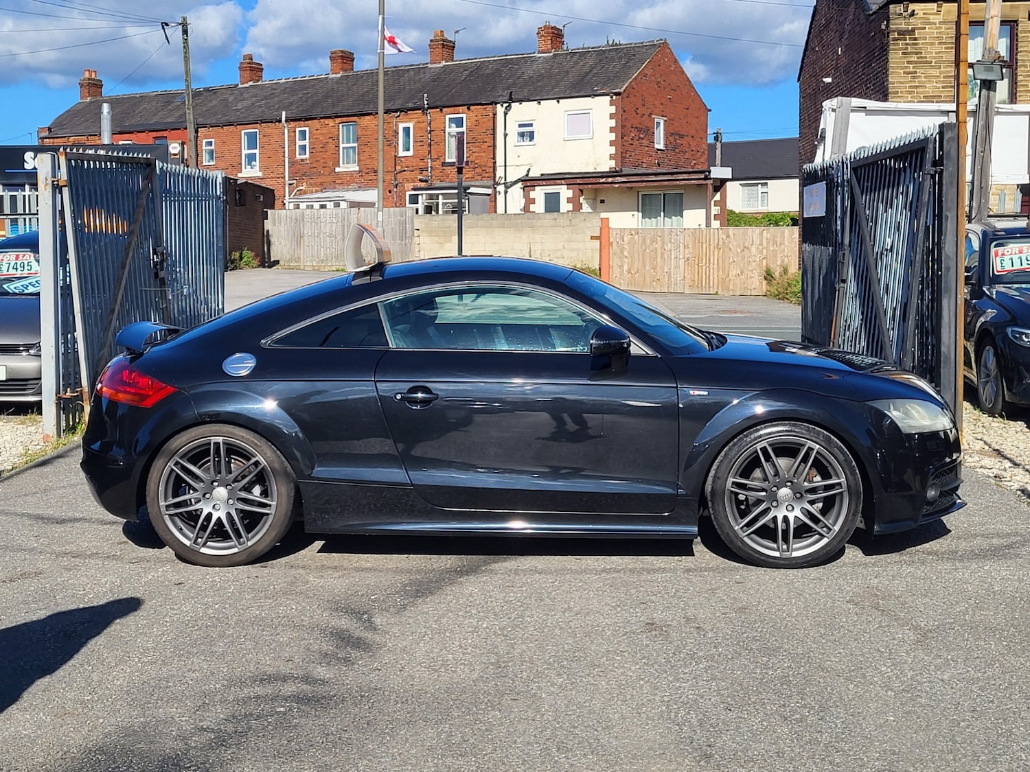 Used Audi TT 2011 for sale - 76960998: Photo 4