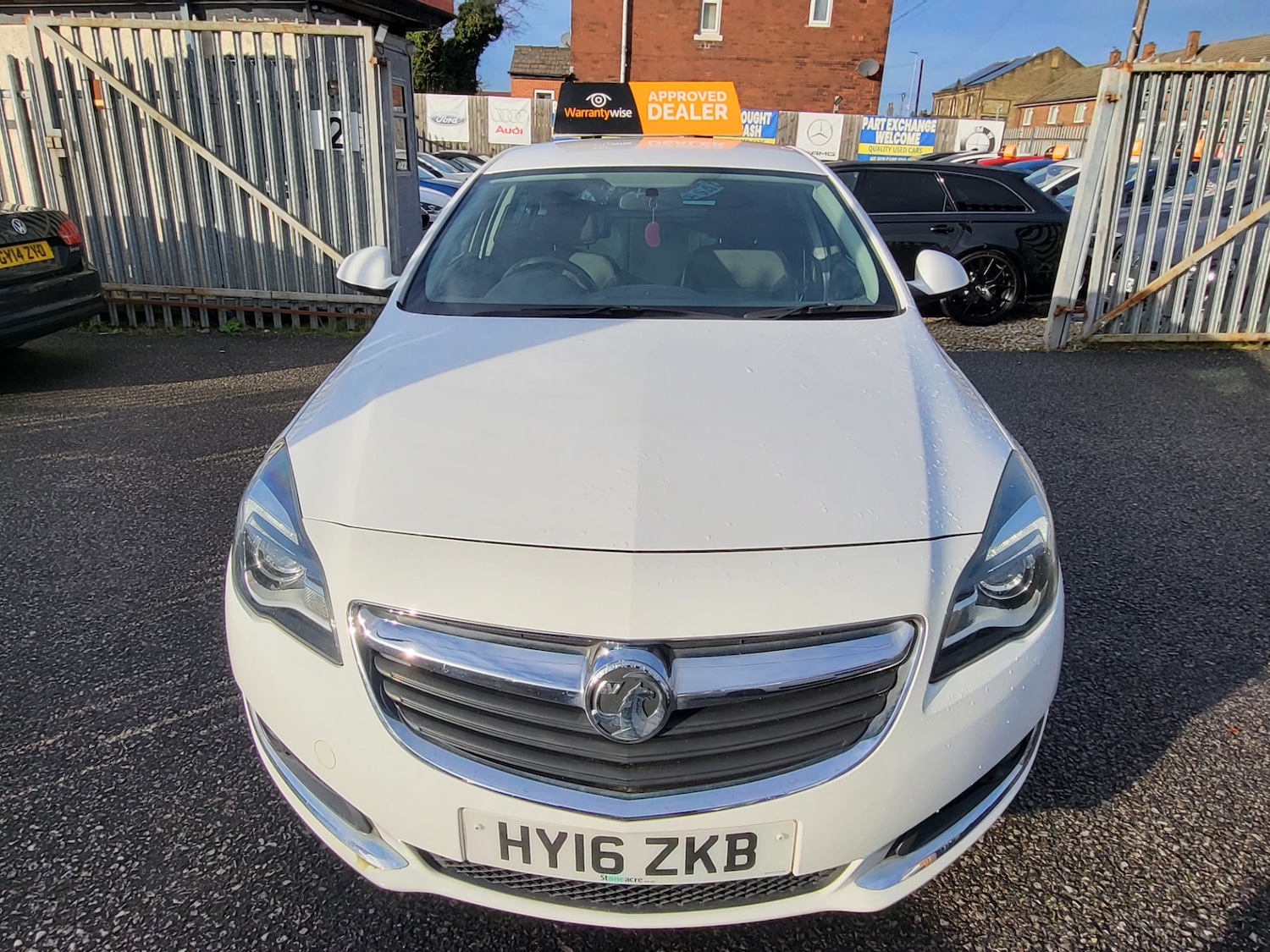 Used Vauxhall Insignia 2016 for sale - 76963090: Photo 2