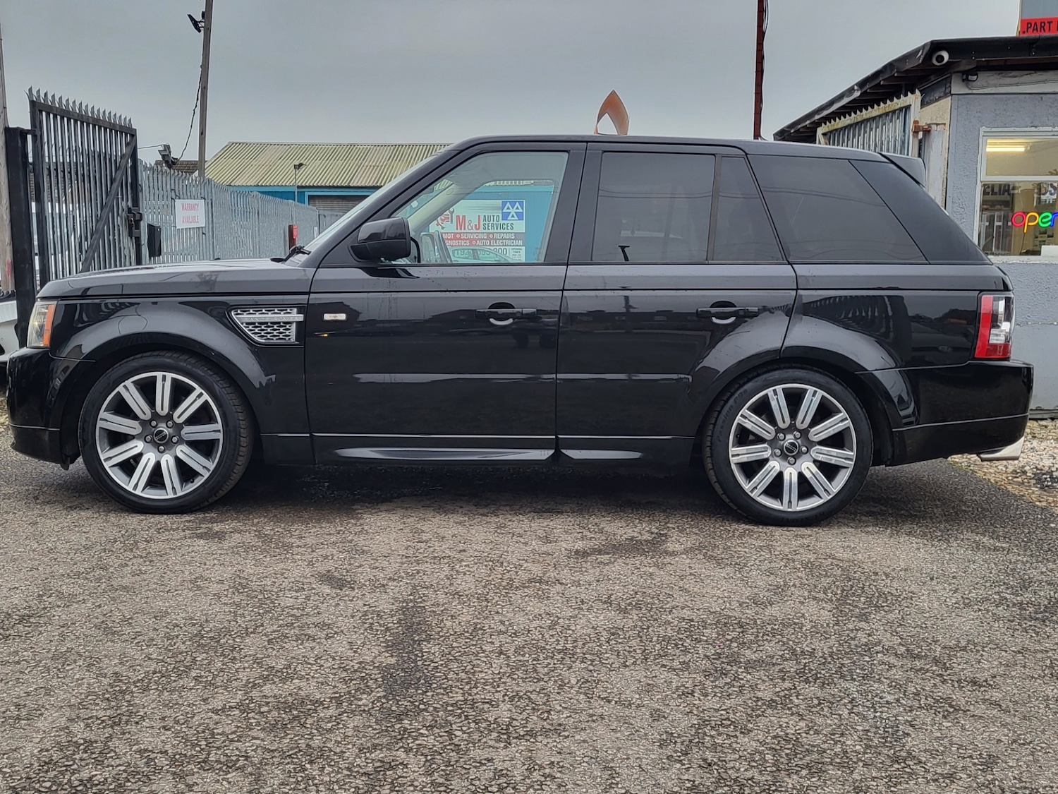 Used Land Rover Range Rover Sport 2012 for sale - 77418385: Photo 17