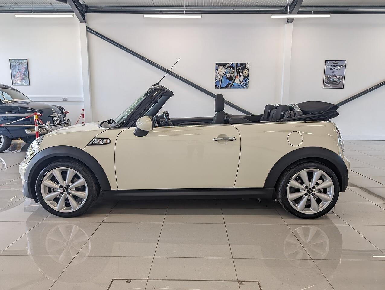 Used MINI Convertible 2015 for sale - 76191027: Photo 4
