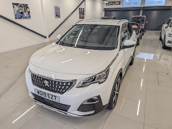 Used Peugeot 3008 2019 for sale - 76914901: Photo