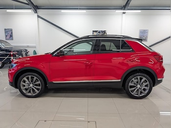 Used Volkswagen T-Roc 2018 for sale - 76400670: Photo