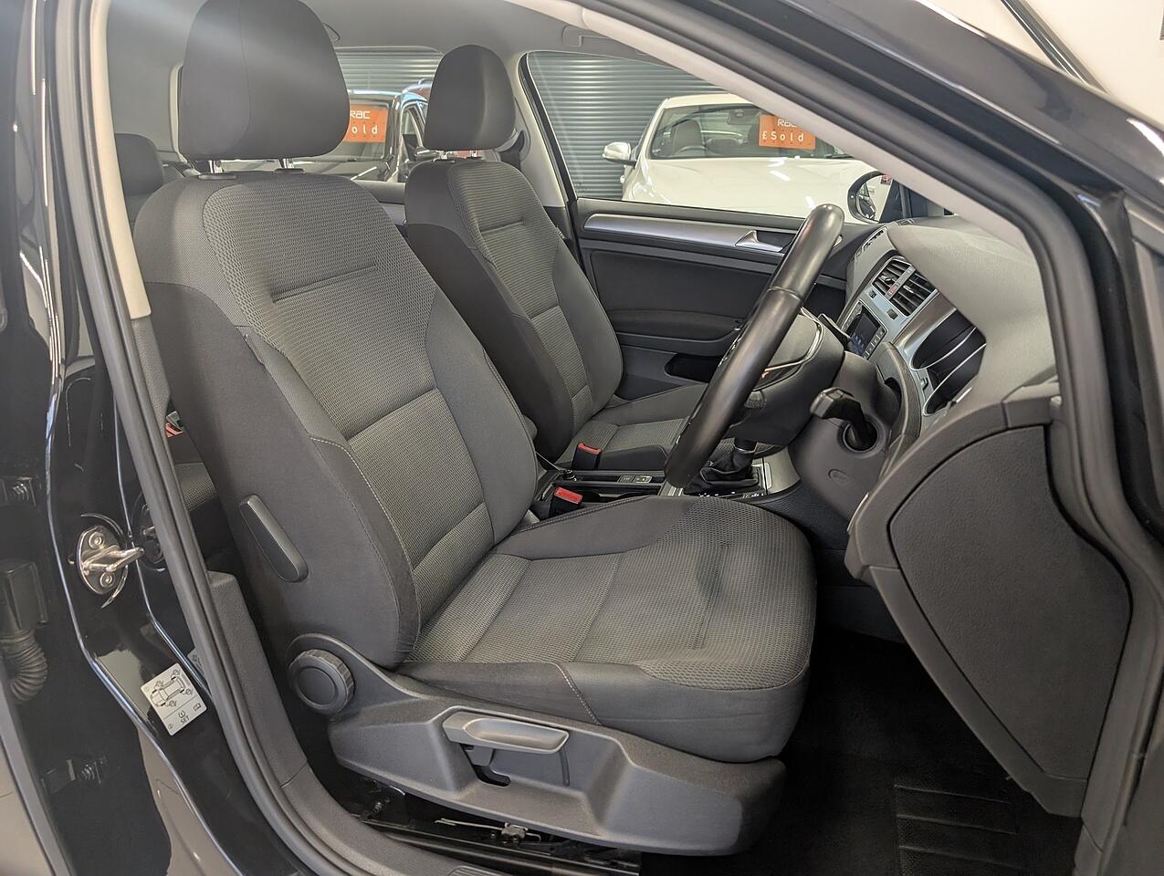 Used Volkswagen Golf 2014 for sale - 76375607: Photo 9