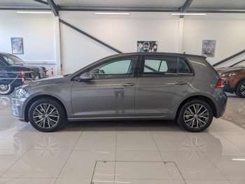Used Volkswagen Golf 2017 for sale - 75410215: Photo