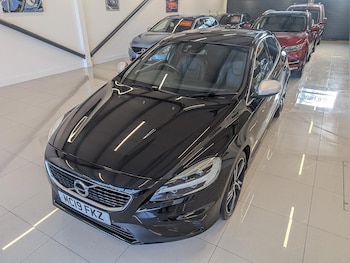 Used Volvo V40 2019 for sale - 75929974: Photo
