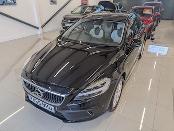 Used Volvo V40 2016 for sale - 76556881: Photo