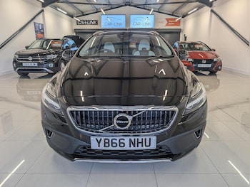 Used Volvo V40 2016 for sale - 76556881: Photo