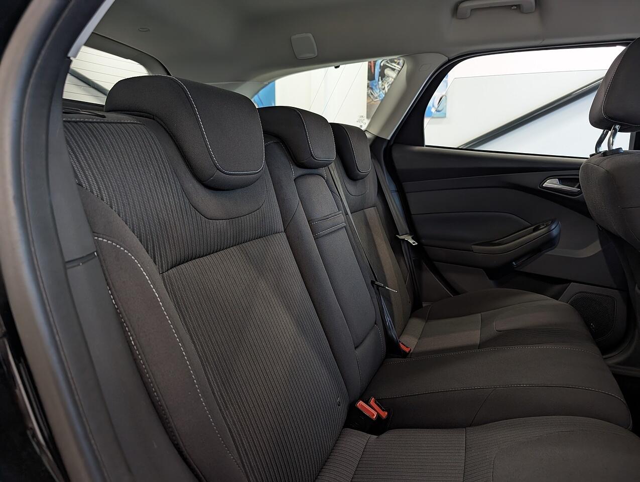 Used Ford Focus 2013 for sale - 76261706: Photo 10