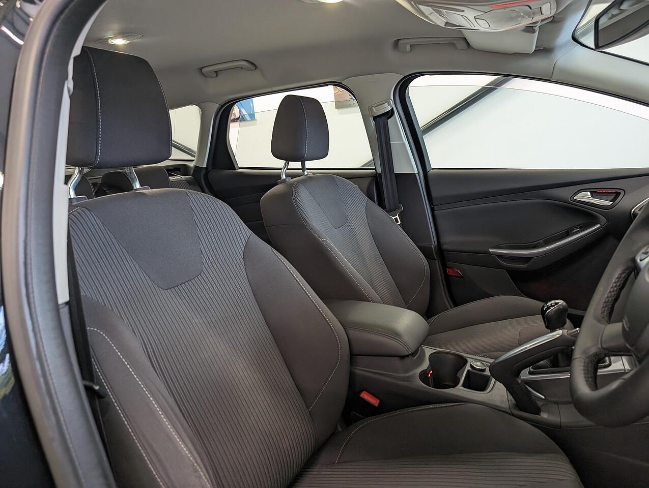 Used Ford Focus 2013 for sale - 76261706: Photo 9