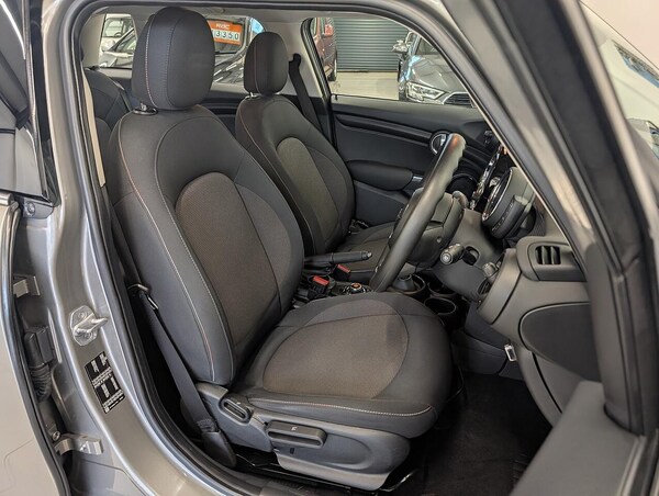 Used MINI Hatch 2018 for sale - 76261511: Photo 9