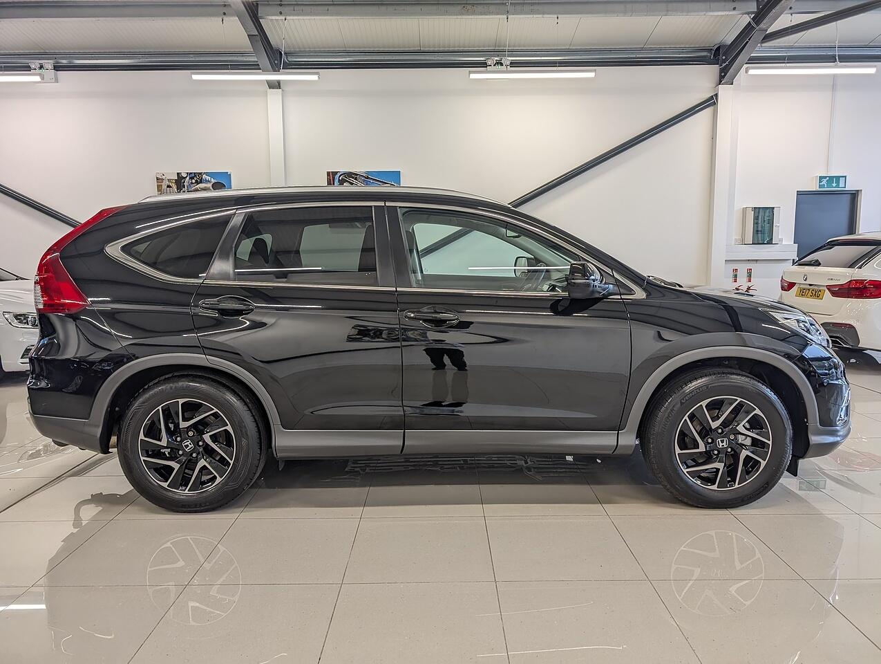 Used Honda CR-V 2017 for sale - 76415199: Photo 6