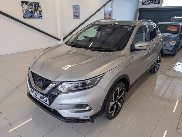 Used Nissan Qashqai 2017 for sale - 75894939: Photo 2