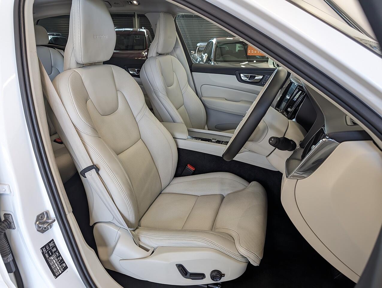 Used Volvo XC60 2018 for sale - 76074416: Photo 4