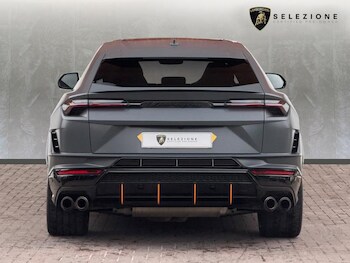 Used Lamborghini Urus undefined for sale - 77641477: Photo
