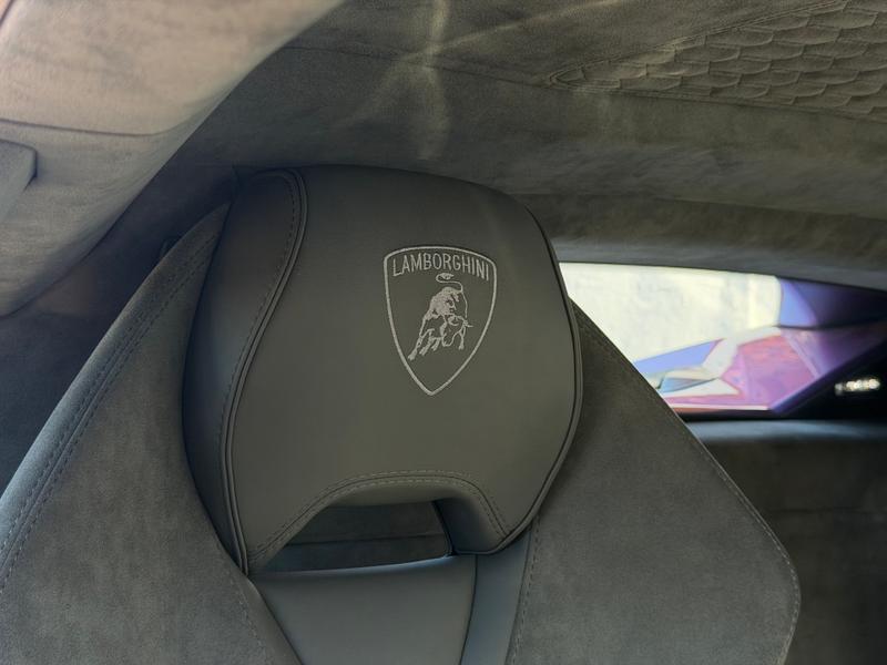 Used Lamborghini Huracan 2023 for sale - 76722812: Photo 18