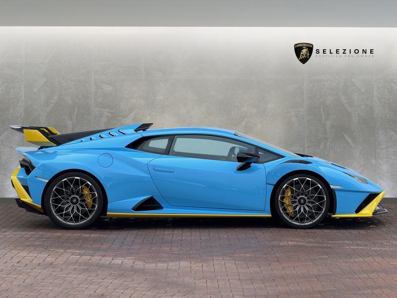 Used Lamborghini Huracan 2023 for sale - 76340158: Photo 2