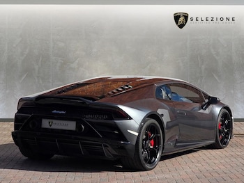 Used Lamborghini Huracan 2019 for sale - 78240197: Photo