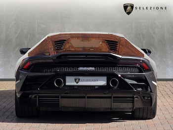 Used Lamborghini Huracan 2019 for sale - 78240197: Photo