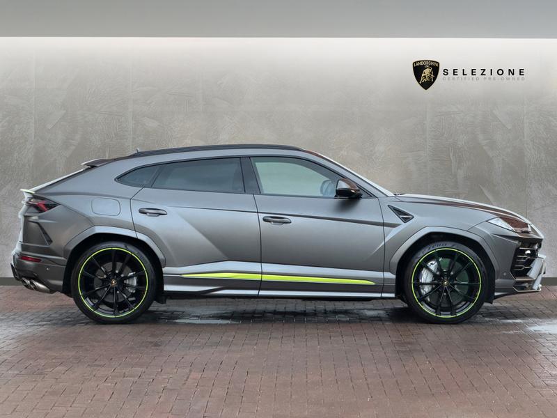 Used Lamborghini Urus 2022 for sale - 77665648: Photo 2