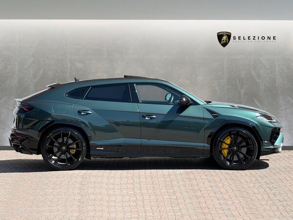 Used Lamborghini Urus 2023 for sale - 75137548: Photo 2