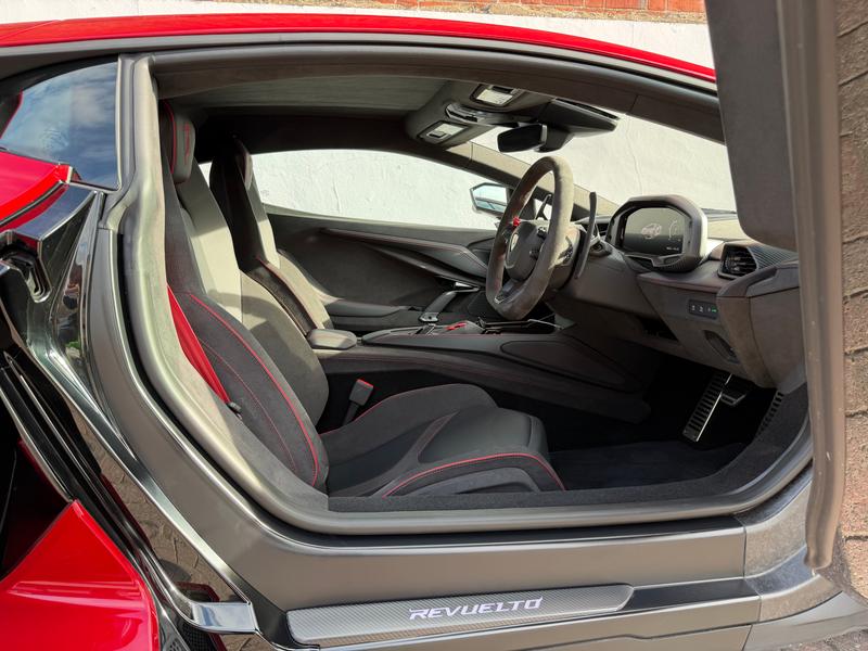 Used Lamborghini Revuelto 2025 for sale - 76355646: Photo 18