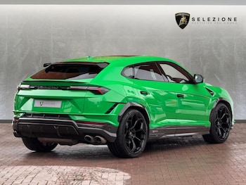 Used Lamborghini Urus undefined for sale - 77641473: Photo