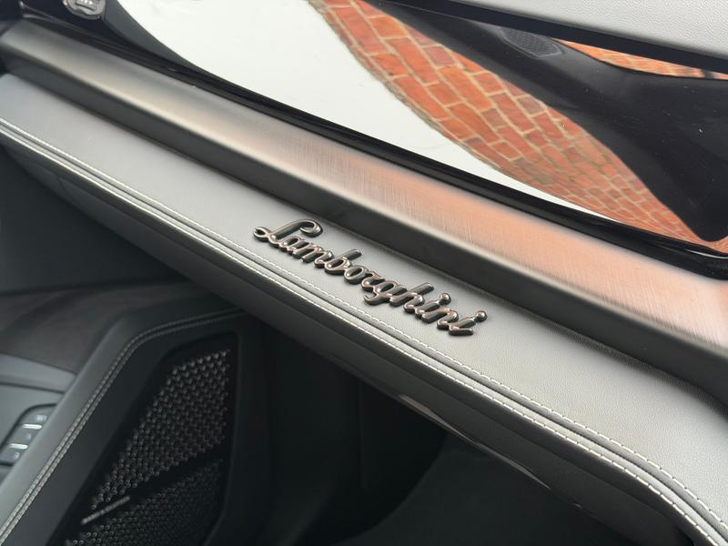 Used Lamborghini Urus 2025 for sale - 76603460: Photo 17