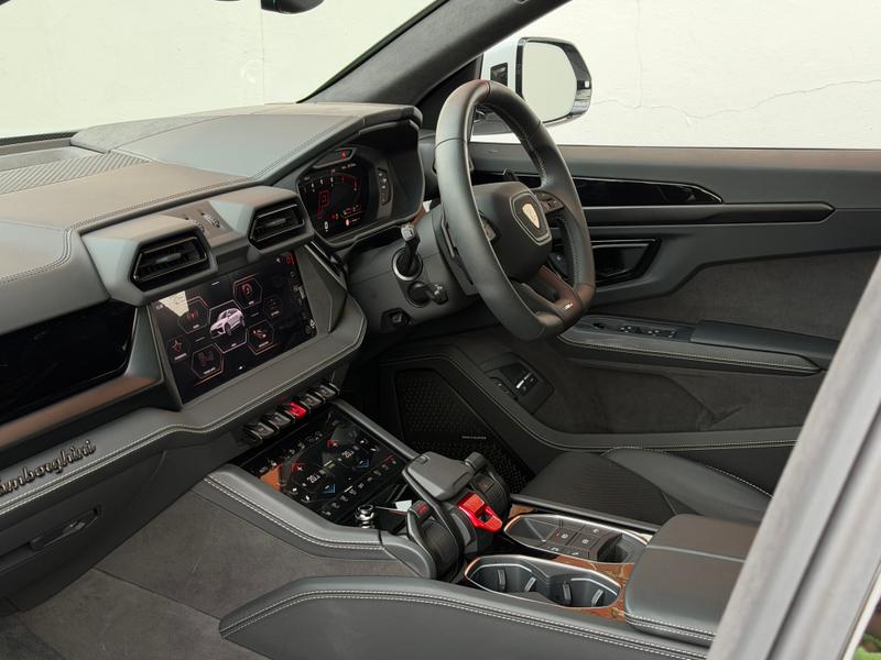 Used Lamborghini Urus 2025 for sale - 76603460: Photo 6