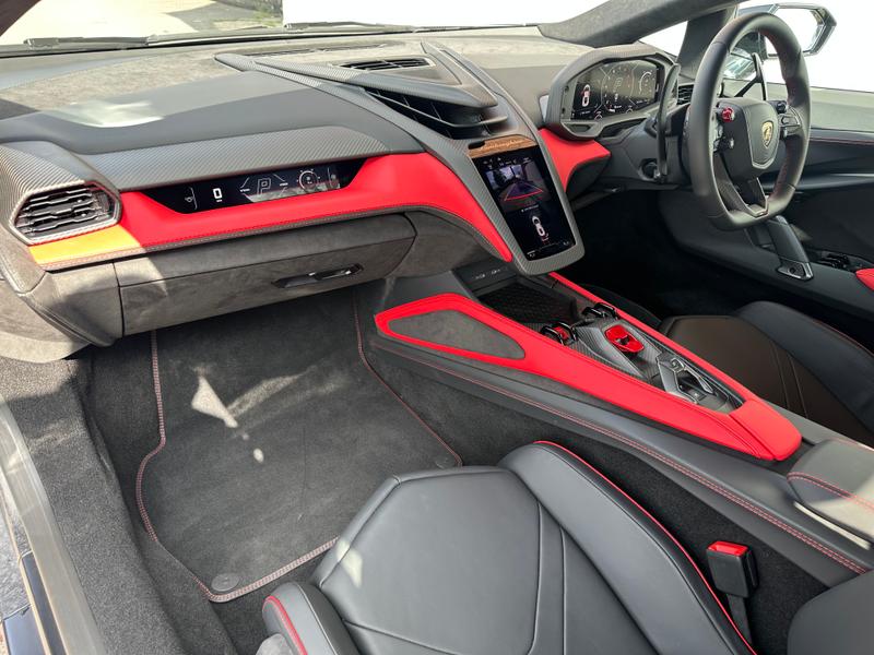 Used Lamborghini Revuelto 2024 for sale - 76508280: Photo 11