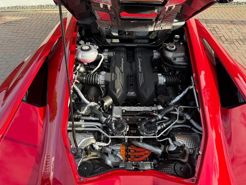 Used Lamborghini Revuelto 2025 for sale - 77023026: Photo 12