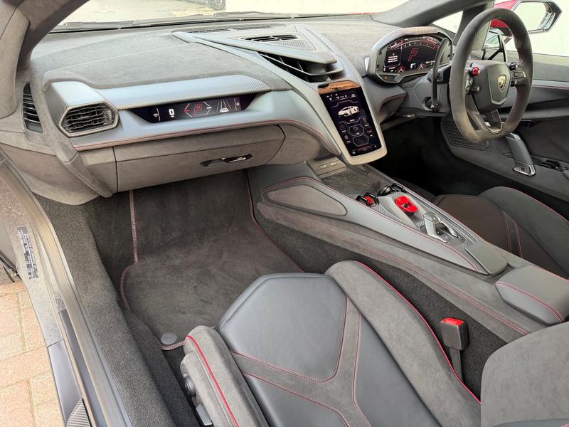 Used Lamborghini Revuelto 2025 for sale - 77023026: Photo 20