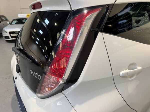Used Toyota AYGO 2017 for sale - 76235268: Photo 40