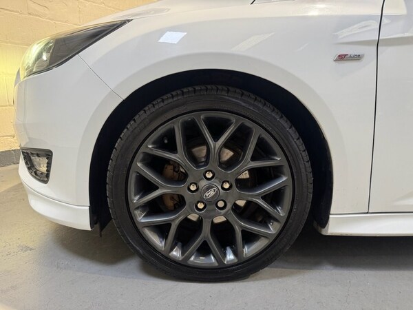 Used Ford Focus 2017 for sale - 76267055: Photo 13
