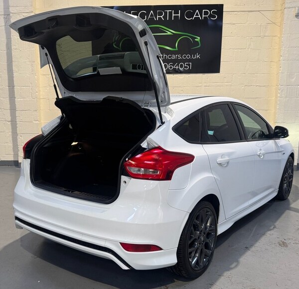 Used Ford Focus 2017 for sale - 76267055: Photo 4