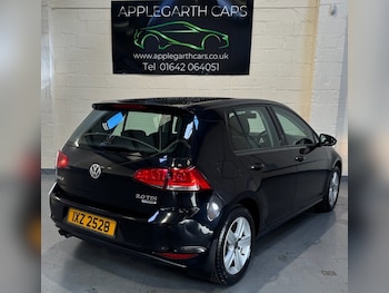 Used Volkswagen Golf 2015 for sale - 76236189: Photo