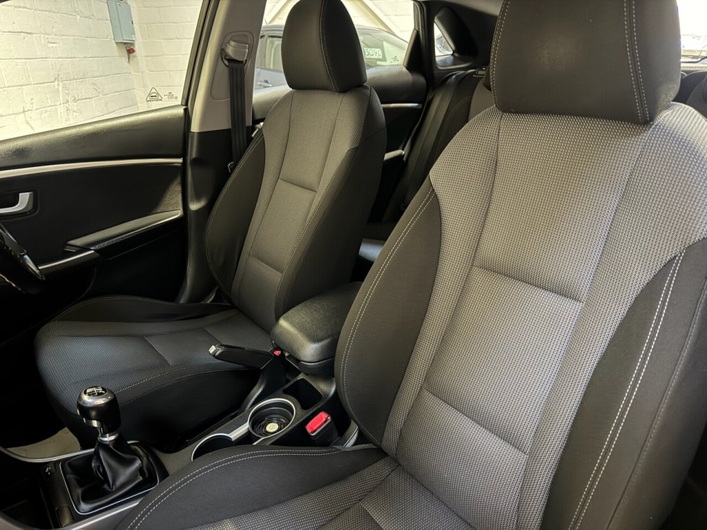 Used Hyundai i30 2017 for sale - 76558918: Photo 14