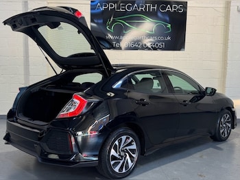 Used Honda Civic 2017 for sale - 76235341: Photo
