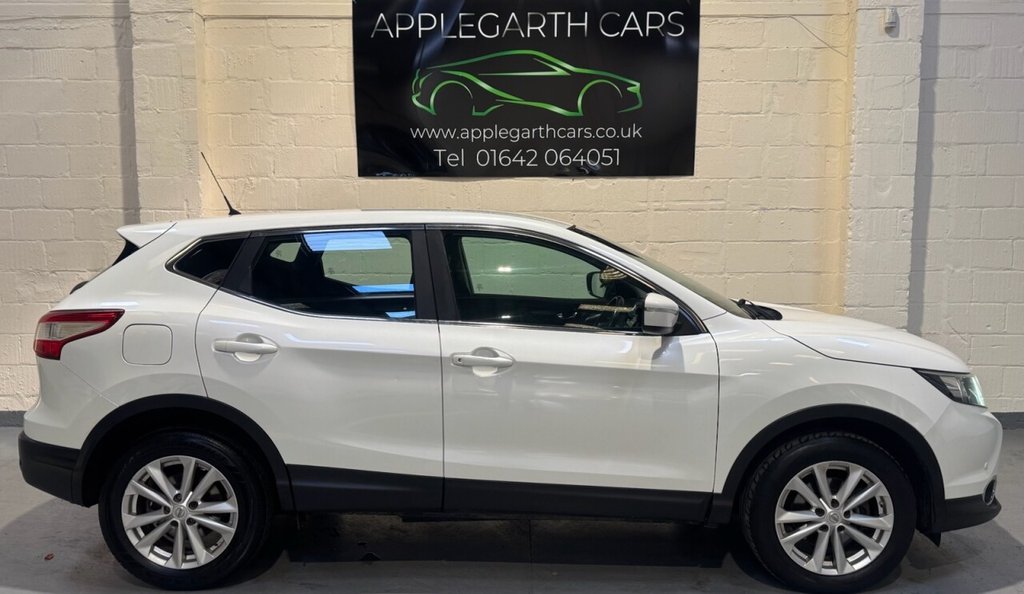 Used Nissan Qashqai 2014 for sale - 76642159: Photo 2